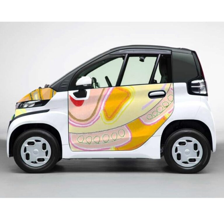 エイブルアート× TOYOTA C+podに伊藤さんの作品が採用されました！業務車として豊田市内で走行中☆アイキャッチ画像