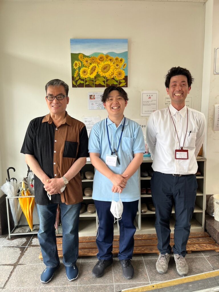 日本原荘さんへ納品の様子_アーティスト・川上岳史