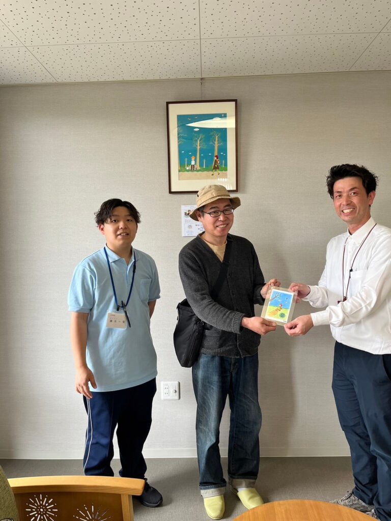 日本原荘さんへ納品の様子_アーティスト・ben