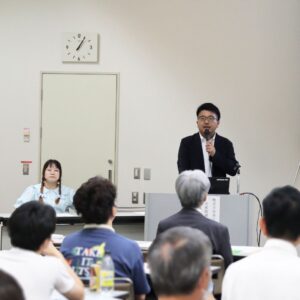 自己紹介をする弊社社長木庭　横にろりちゃん