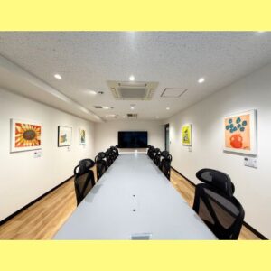 株式会社キャンディル様の新社屋に飾られた今回のコラボ商品５点（壁紙素材のキャンバスアート）