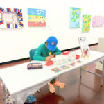 サンクスカードを制作するアーティスト・KAITO