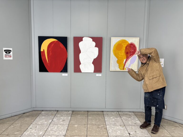 納品したアート。アーティスト・伊藤士隼作の３点