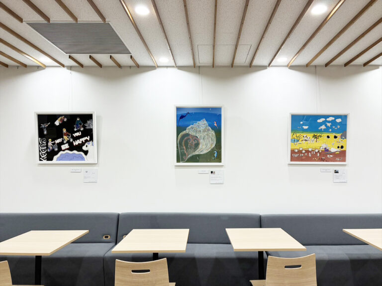 飾られたアーティスト・puc.、ユメサキハル、Miyaの作品