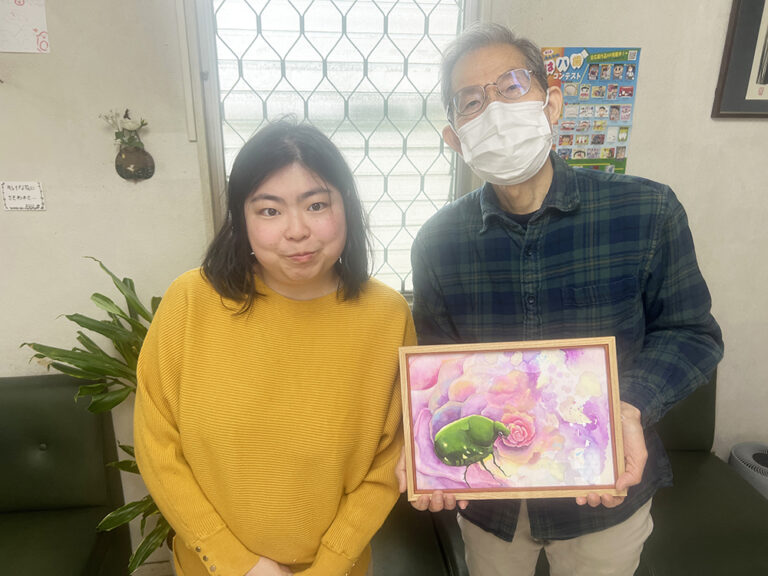 アーティスト・カスミン（左）とおざわ先生（右）