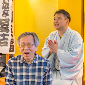 春風亭昇吉様とアーティスト・土肥ヨシのコラボイベントの時の様子