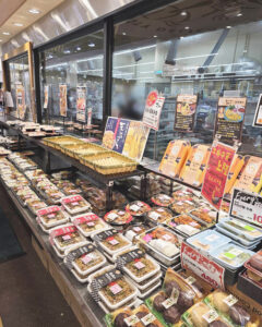 エブリイさんお弁当売り場のようす（少し横から）