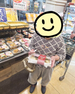 最初に買ってくださったお客様（顔にスタンプあり）