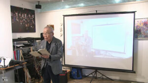 各部署の発表にコメントする山口先生